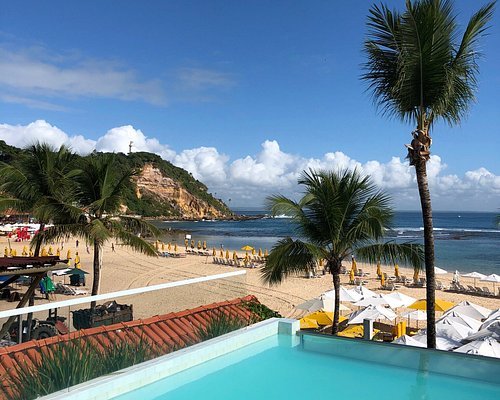 Piscina com vista para o mar